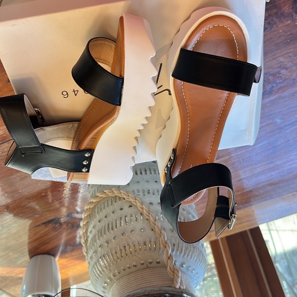 New Cato sandals. Size 9 wide - Picture 3 of 3